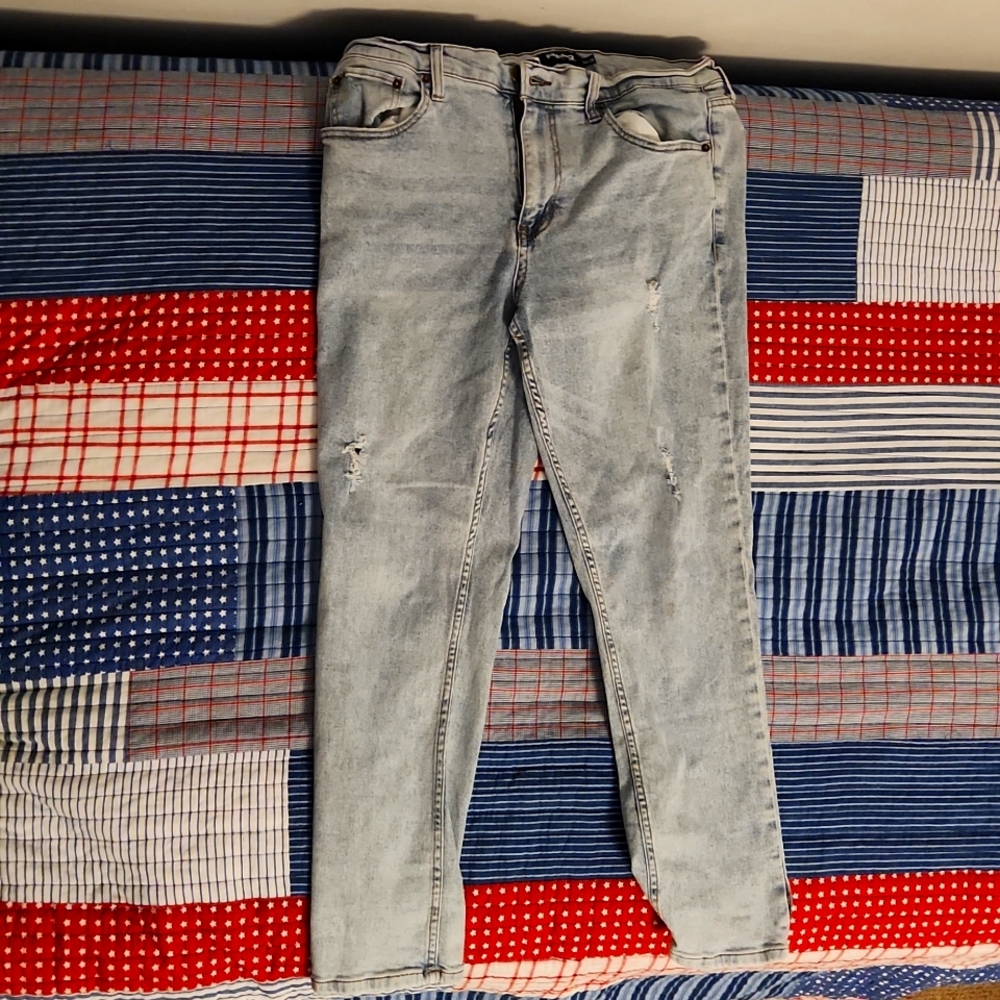 Light Blue Jeans - Clean Fit